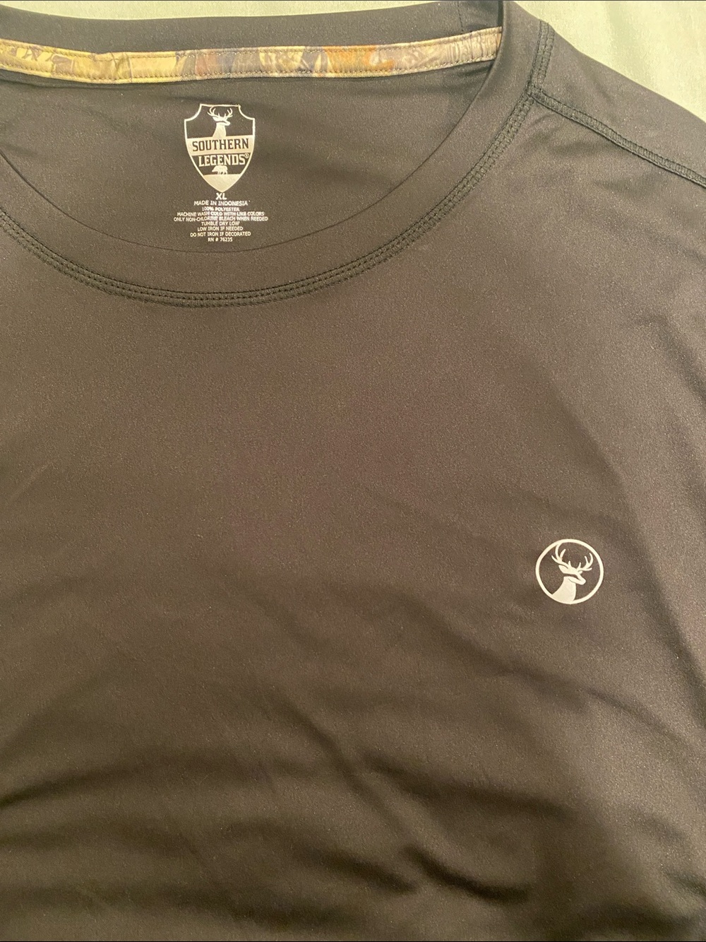 Southern Legends Men's Long-Sleeve Crewneck Shirt - Black with Subtle Logo - Picture 4 of 6